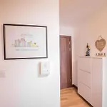 Lovely 2 Bedroom Apartment Overlooking River Thames