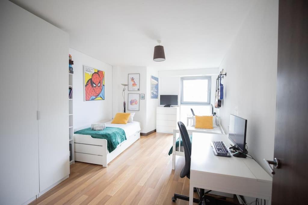 Lovely 2 Bedroom Overlooking River Thames Appartement Londres
