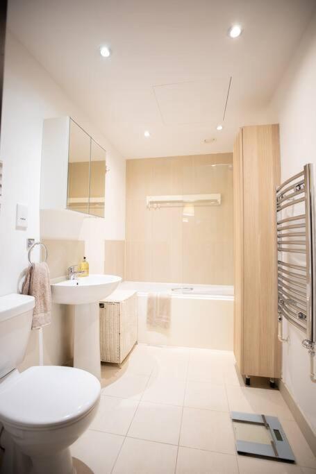 Appartement Lovely 2 Bedroom Overlooking River Thames