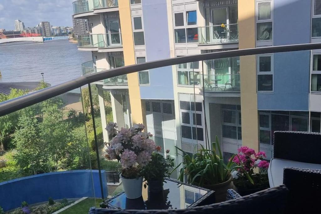 Appartement Lovely 2 Bedroom Overlooking River Thames