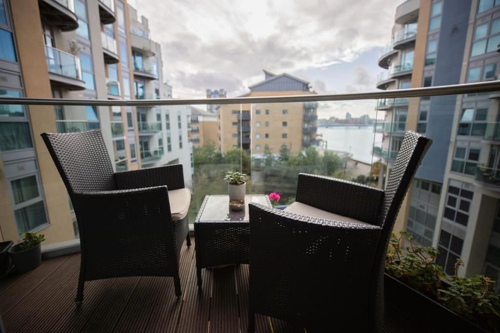 Lovely 2 Bedroom Overlooking River Thames Appartement Londres