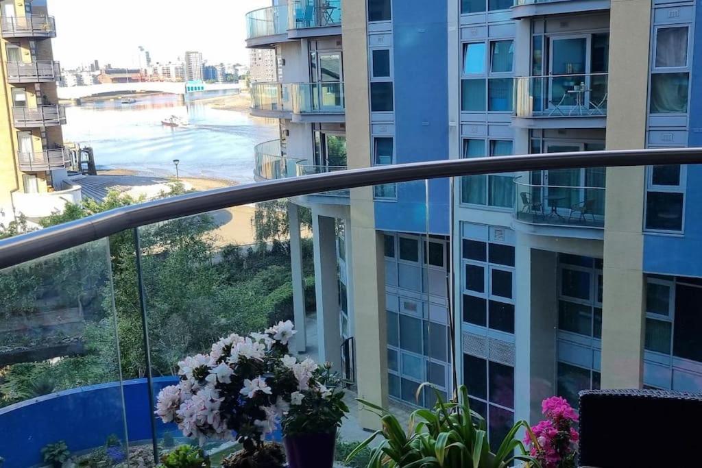 Appartement Lovely 2 Bedroom Overlooking River Thames